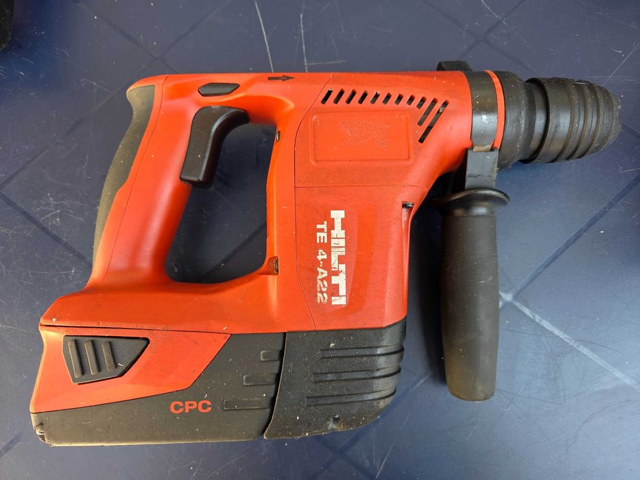 4 бр. Акумулаторни HILTI 22V (Перфоратори, Циркуляр, Саблен Трион) ТОП
