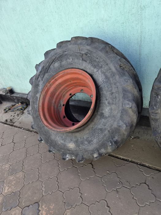 Продам шины на мтз и комбайн