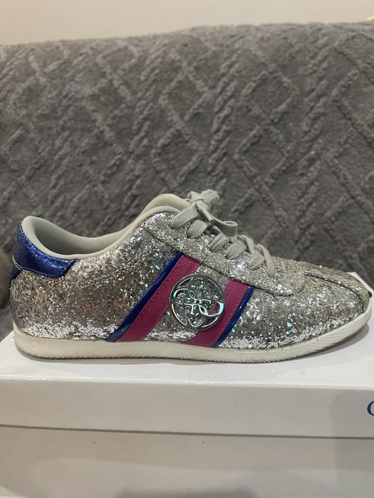 Продам кросовки GUESS