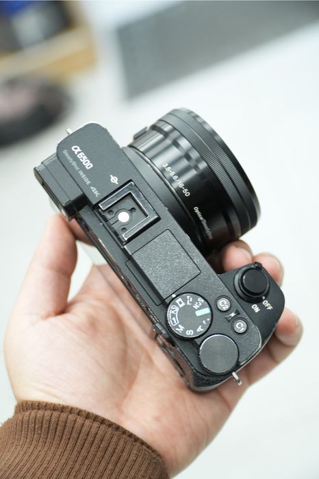 Sony A6500 4K 16-50mm aparat лучше чем Sony A6400 или Sony ZV-E10