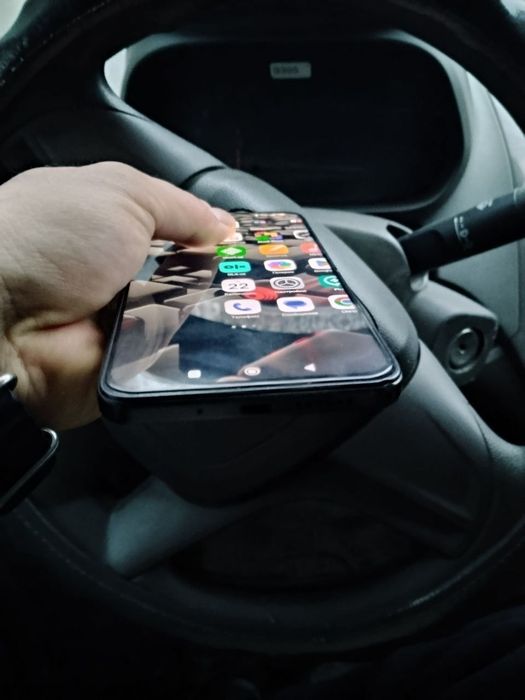 Redmi 15 8/256 2-ta black pochti yengi  im otgan