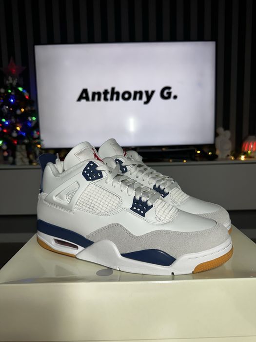 Jordan Retro 4 SB - Navy