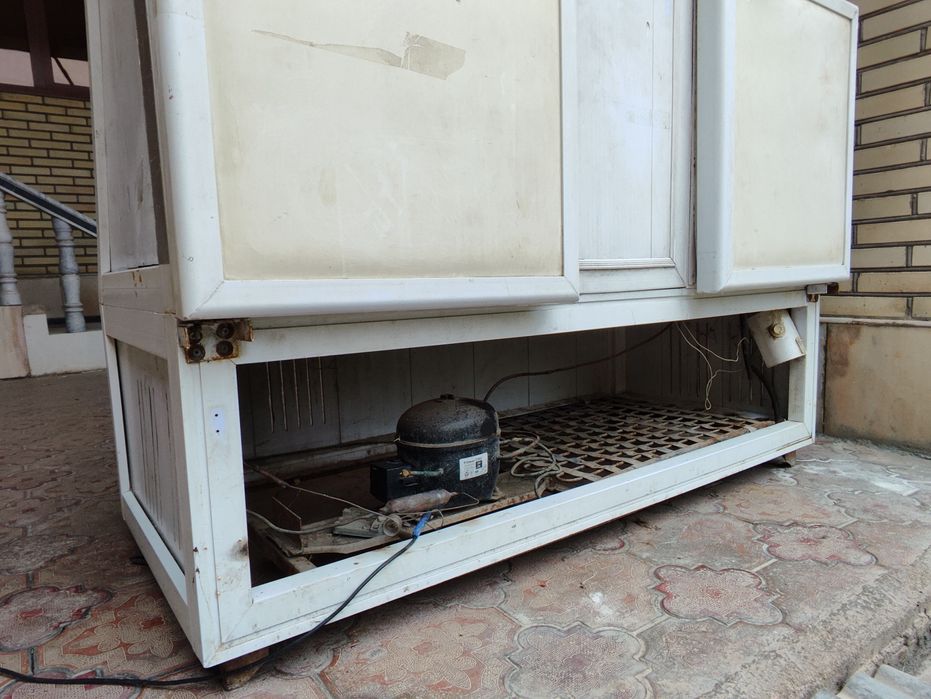 Vitrina xolodilnik Sino sotiladi