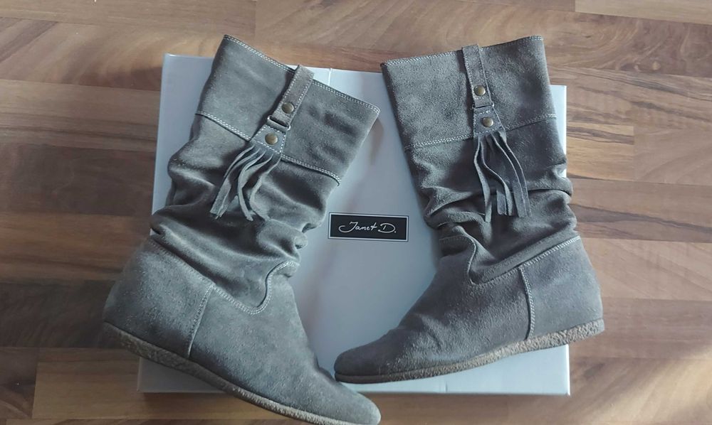 Cizme piele intoarsa brand Janet D.