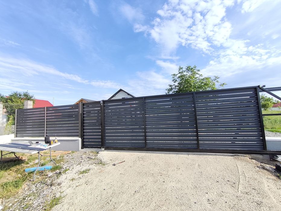 Poarta Auto - Acces Pietonal la Comandă | Aluminiu și Metal | Montaj Inclus