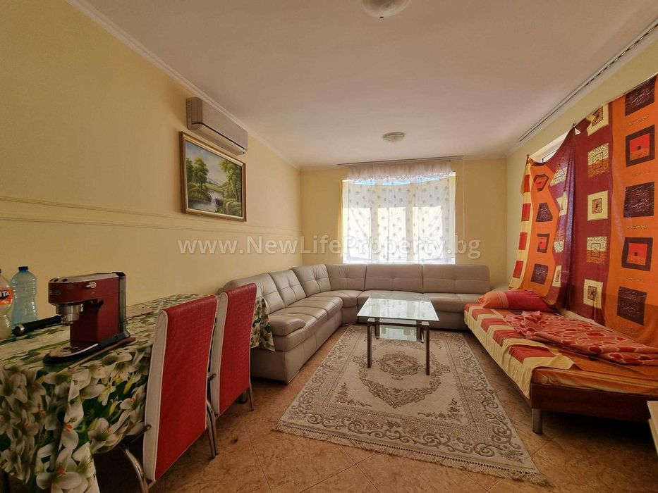 Двуетажна къща с басейн, Инцараки Свети Влас