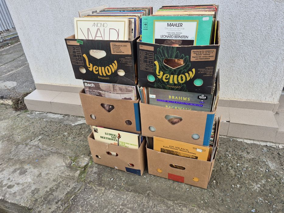 Vând Lot 150lp Discuri Vinil cu muzică clasică mixta 

Artiști:

- Fra