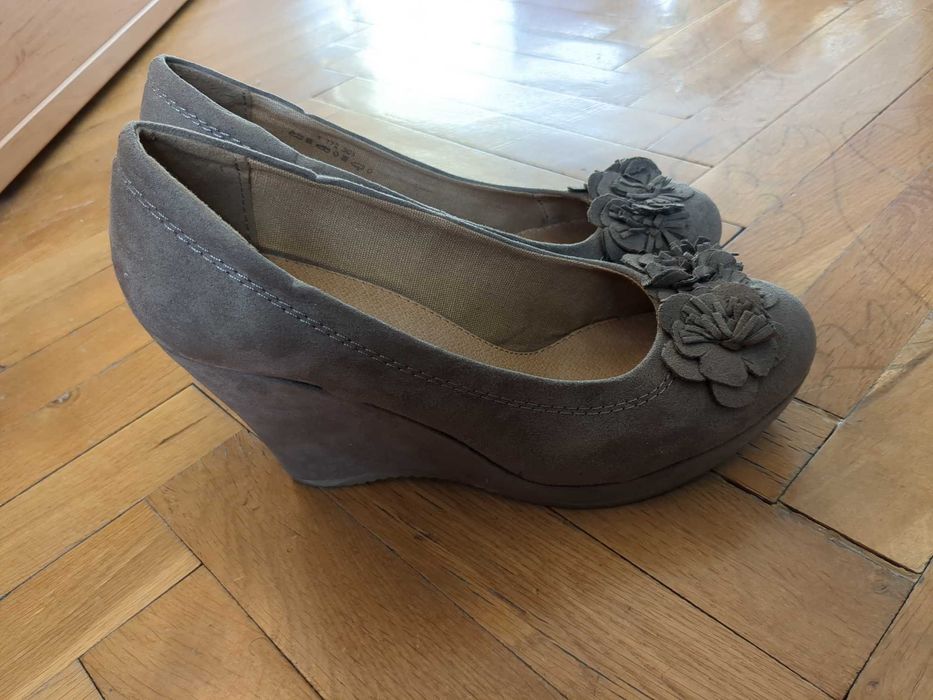 Дамски обувки много запазени