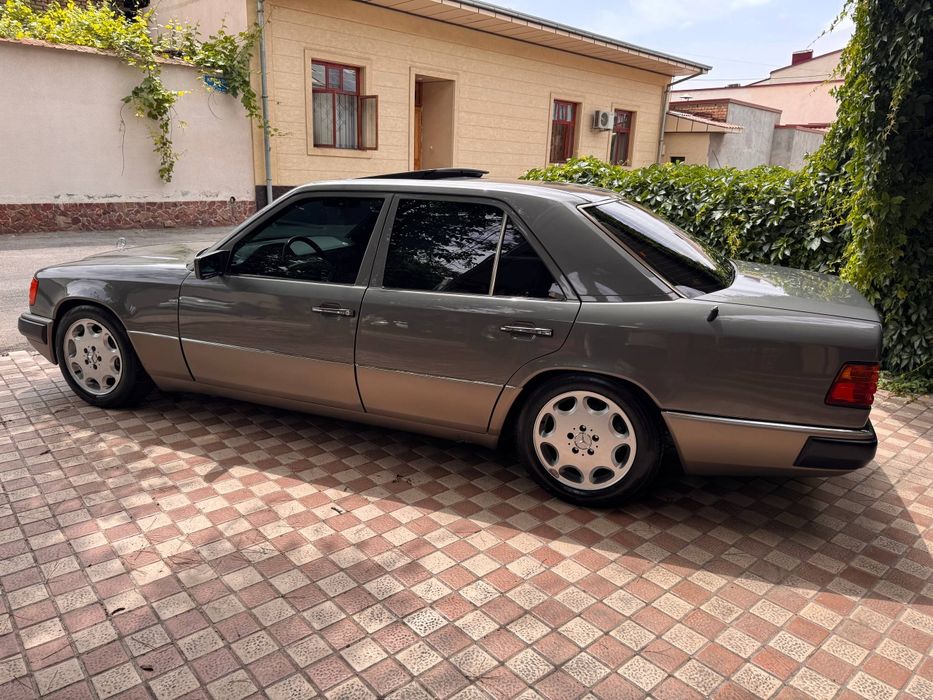 Mercedes W124 Sotiladi