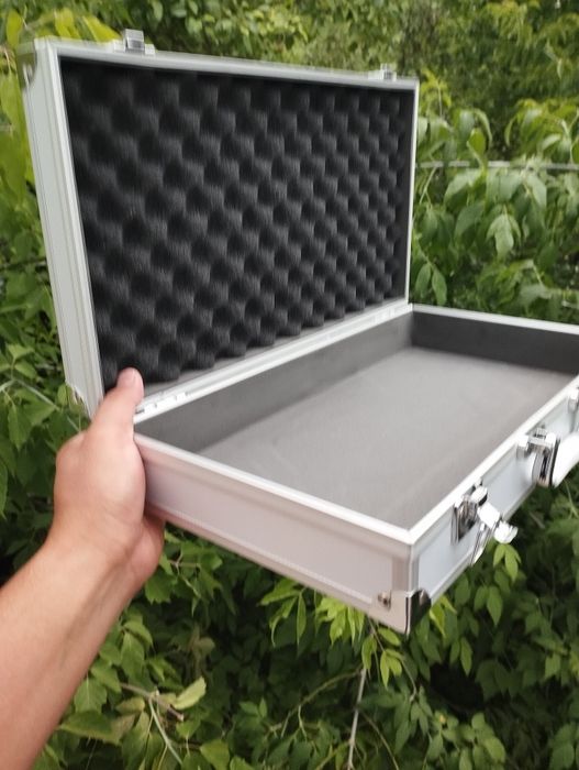 Кейс алюминиевый чемодан дипломат