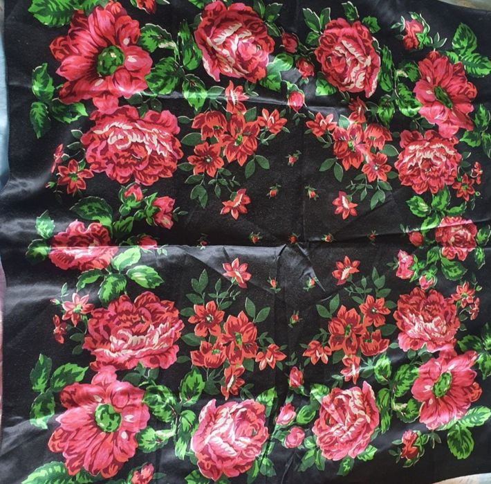 Винтажные платки из креп-сатина