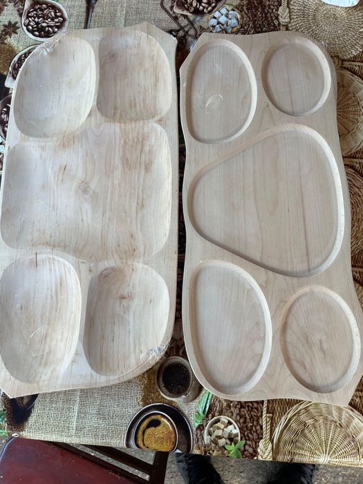 Platouri tradiționale din lemn natural
