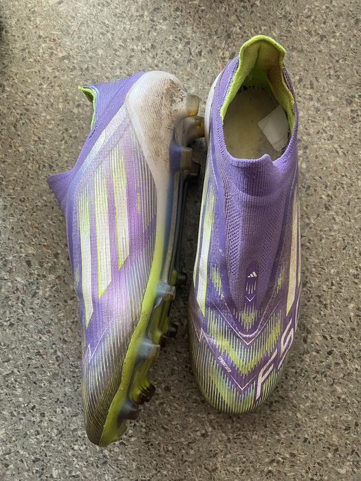 Ghete de fotbal Adidas F50.