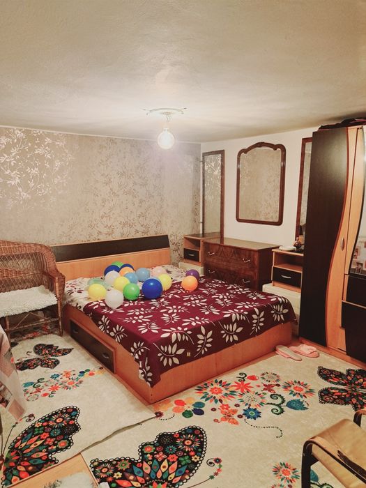 Inchiriez casa cu 2 camere zona Pacii-Militari 1000 lei/luna