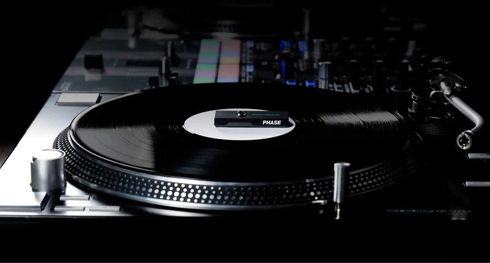 PHASE Essential DJ Controller