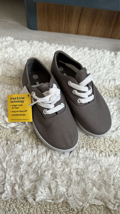 Продается кеды для мальчиков