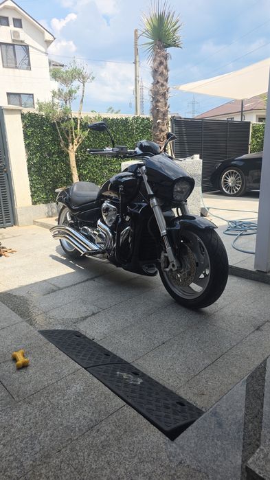 Suzuki boulevard m109r intruder