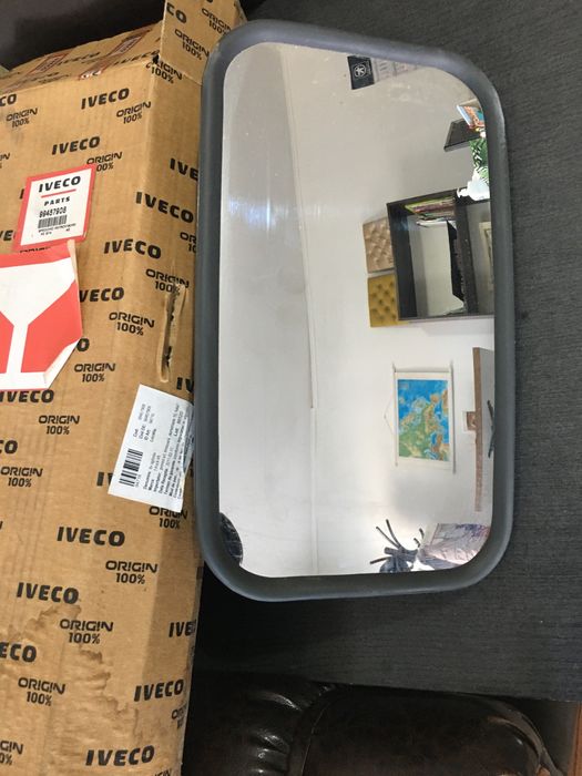 Vând oglinda noua Iveco originala