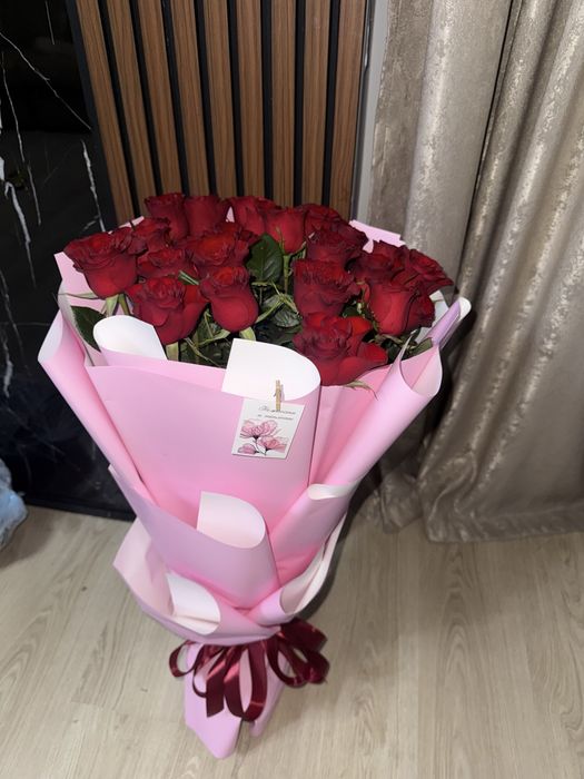 Продам красные розы метровые