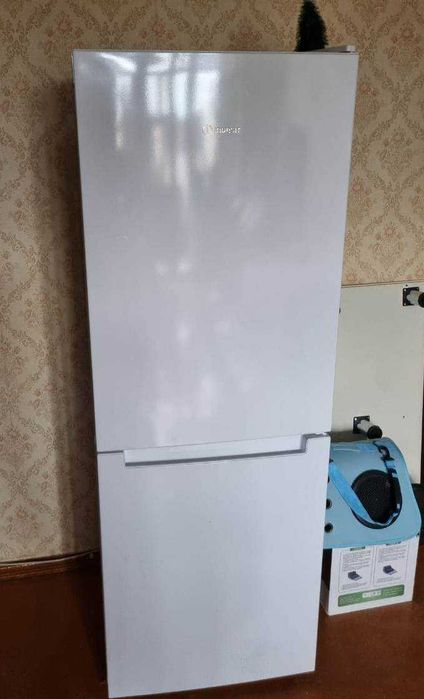 Холодильник INDESIT