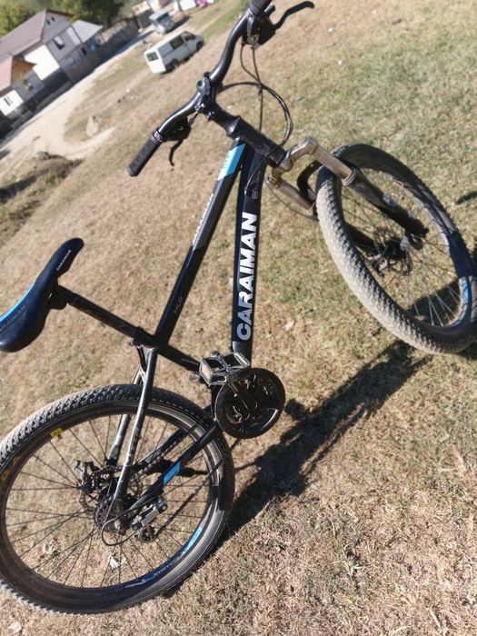 Vând bicicletă foarte bună