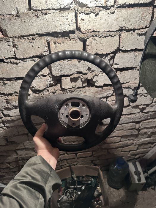 Продам руль на пассат