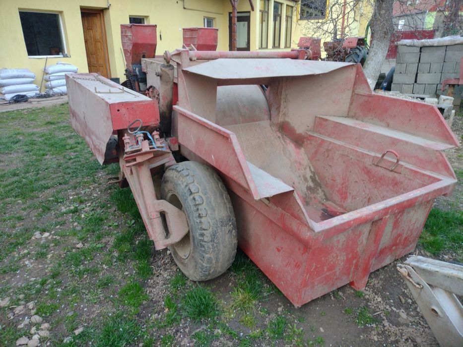Mașina plantat cartofi cu buncar