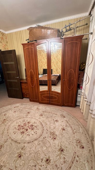 Продается спальный гарнитур