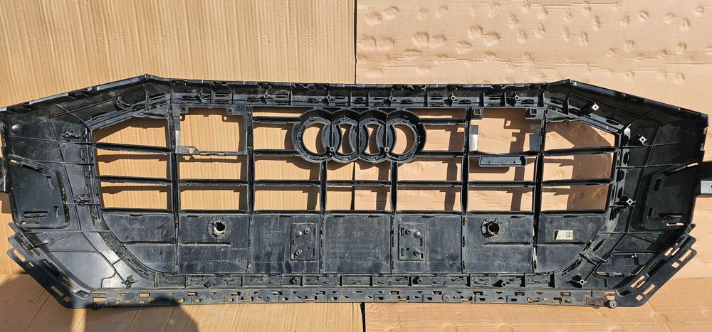 Grila radiator Audi Q8 S-Line 2019 2020 / 2021 2022