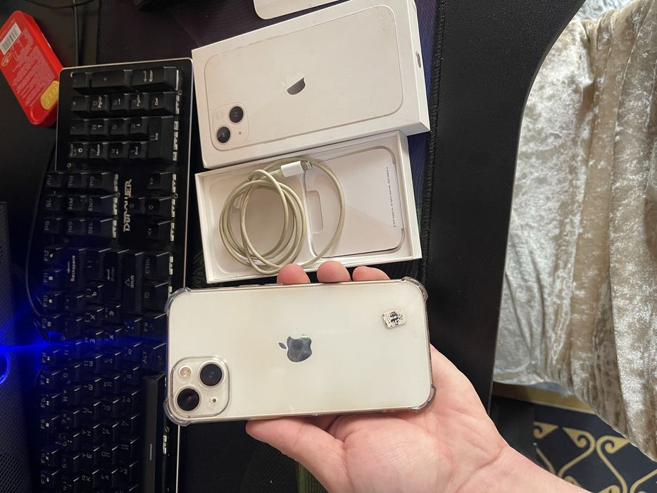 Продам телефон Айфон 13 128Gb