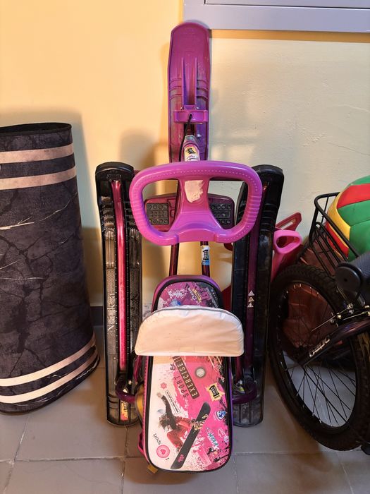 Санки .розового цвета . Для девочек .