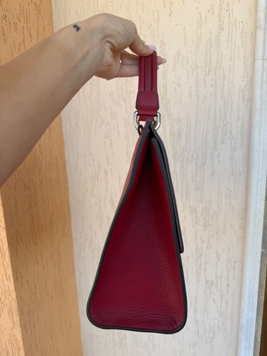 Чисто нова дамска чанта от естествена кожа Furla