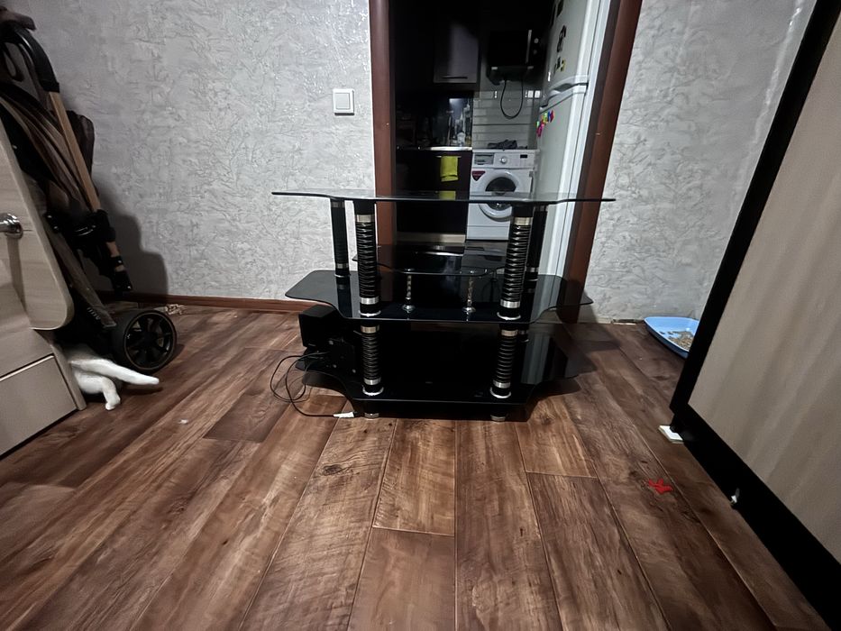 Продам журнальный столик