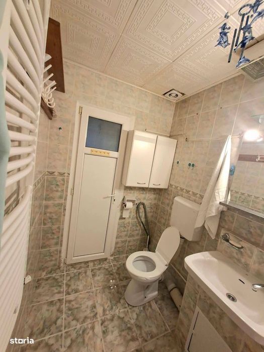 Apartament semidecomandat,Craiovița Nouă,centrală proprie,mobilat