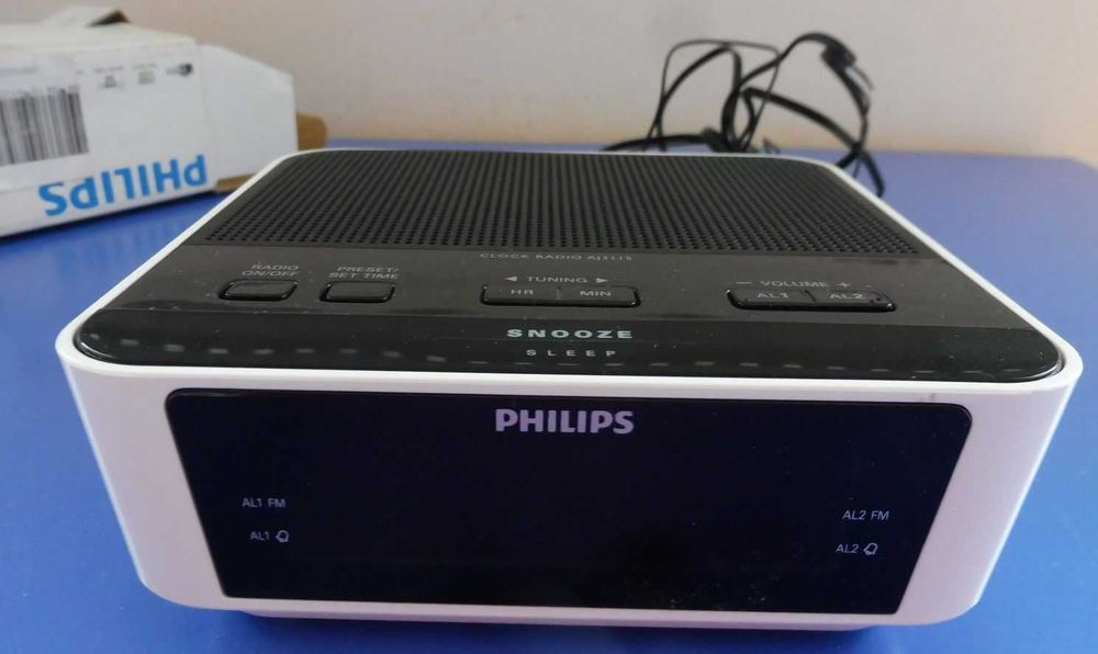 Радио будилник PHILIPS, цифров тунер, 10 радиостанции, аларма