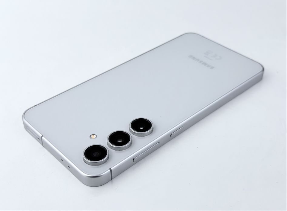 Samsung Galaxy S24 FE 5G 128GB 8RAM White 100% Батерия! Гаранция!