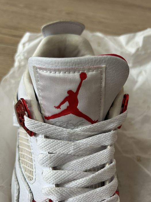 Jordan 4 matallic red 40.5