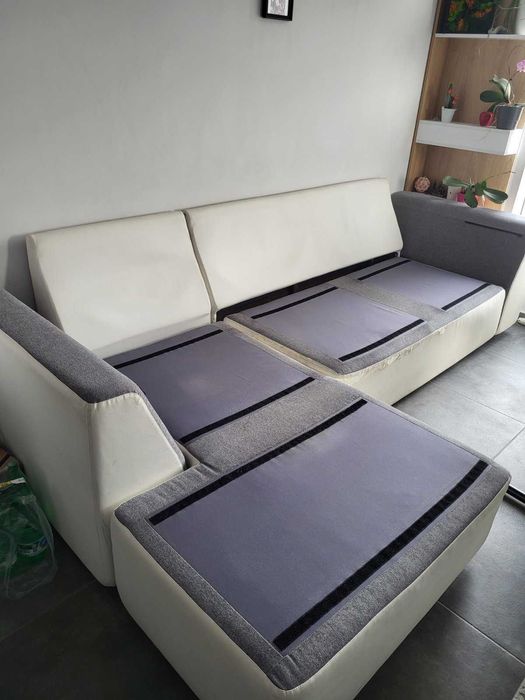 Ъглов диван с лежанка