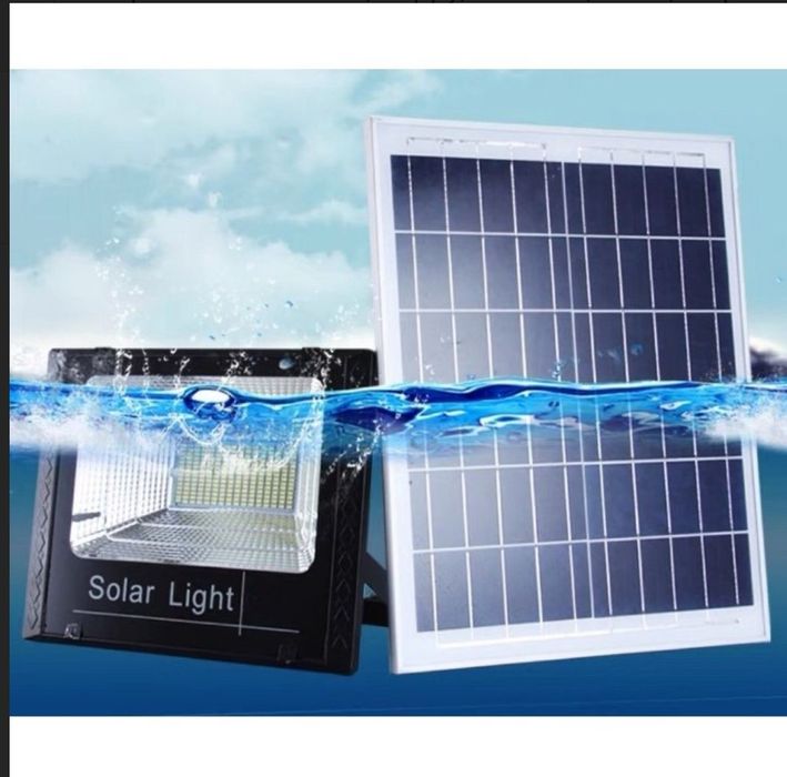 Lampă solară stradală