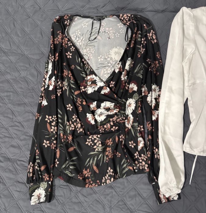 Lot 2 bluze mărimea xxs