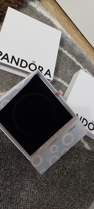 Cutii Pandora pentru coliere