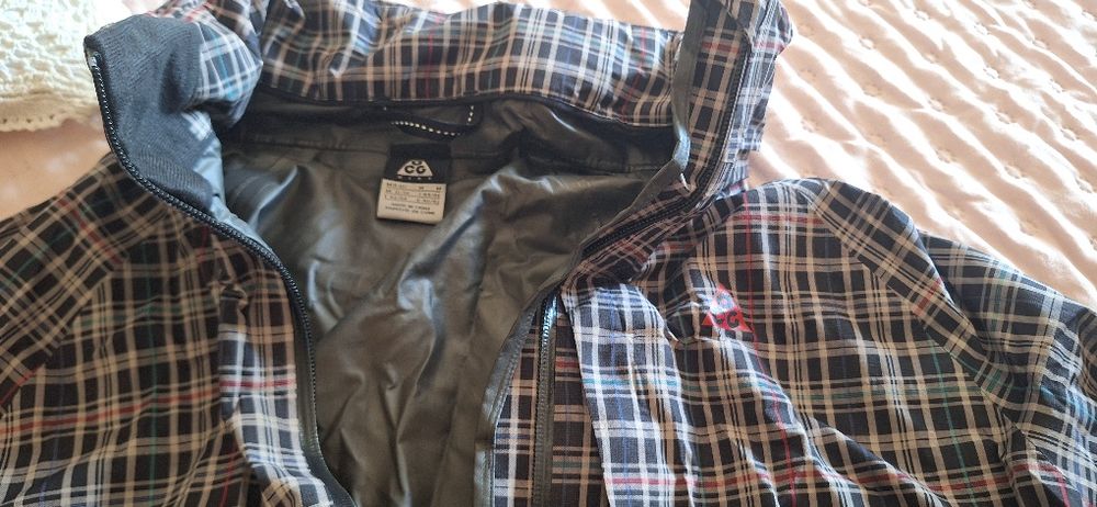 Олекотено яке Nike, Gore Тex технология, размер М