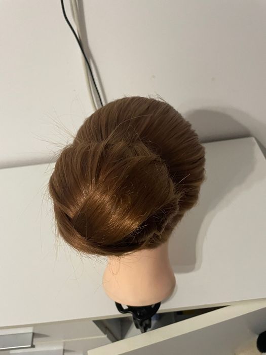 Ofer servicii de coafat sau aranjat