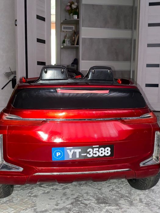 Продается детский электромобиль