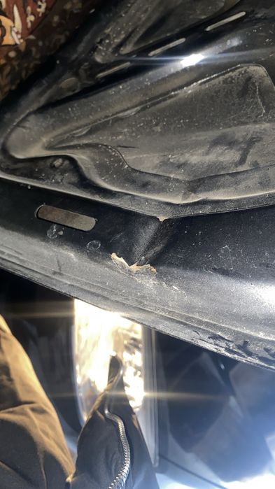 Капот на лада гранта