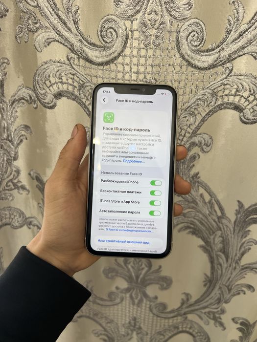 iPhone 11 в хорошем состоянии