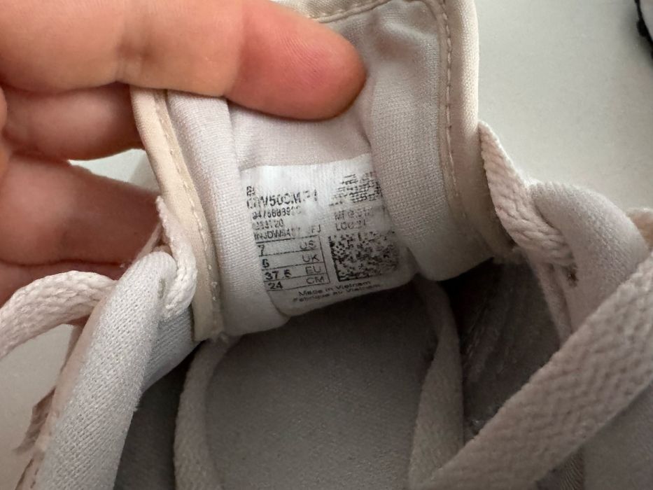 Adidași New Balance 37.5 Guci Guess Armani Calvin Klein Karl Lagerfeld