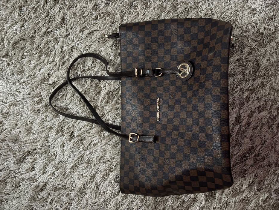 Geanta Louis Vuitton