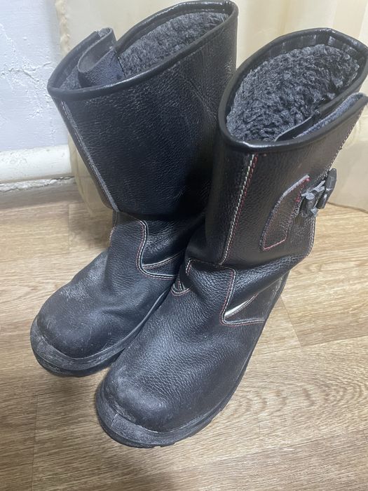 Продам Срочно Спецодежду, Роба, Комплект, Берцы