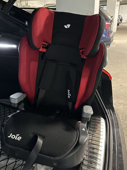 Vând scaun auto Joie Elevate 9–36 kg – utilizat de 2-3 ori